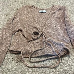 Hollister top wrap up